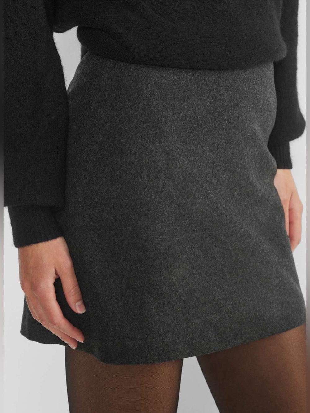 Wilfred Aritzia Classic Mini Skirt in Heather Charcoal Size 8 Women’s